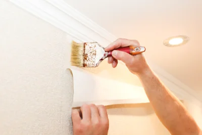 Pose de papier peint à Joyeuse — revêtements muraux et toiles de verre